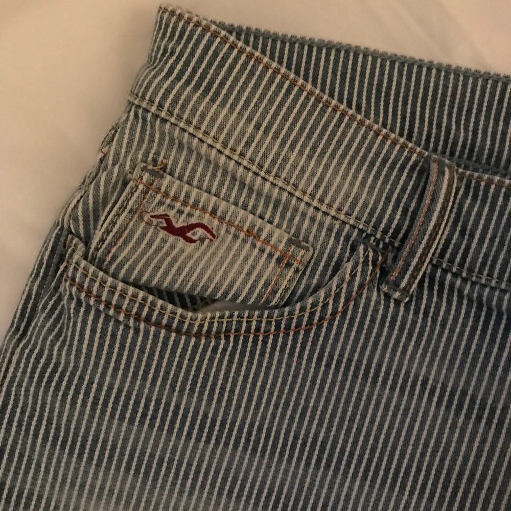Hollister Denim Shorts - Picture 3 of 6
